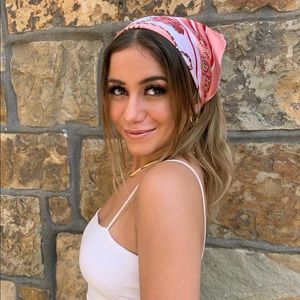 Meet your Posher, Zoya